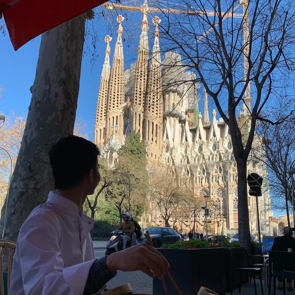 best cafe near sagrada familia - Can you see Sagrada Familia at night