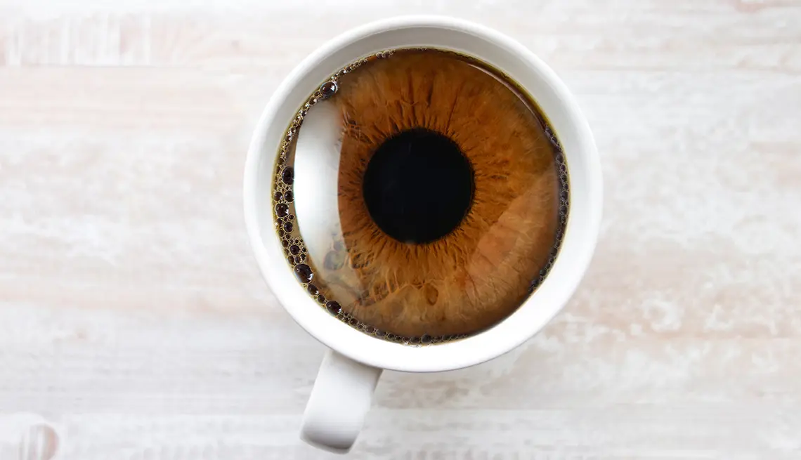 el café sube la presión ocular - Cómo bajar la presión de los ojos de forma natural