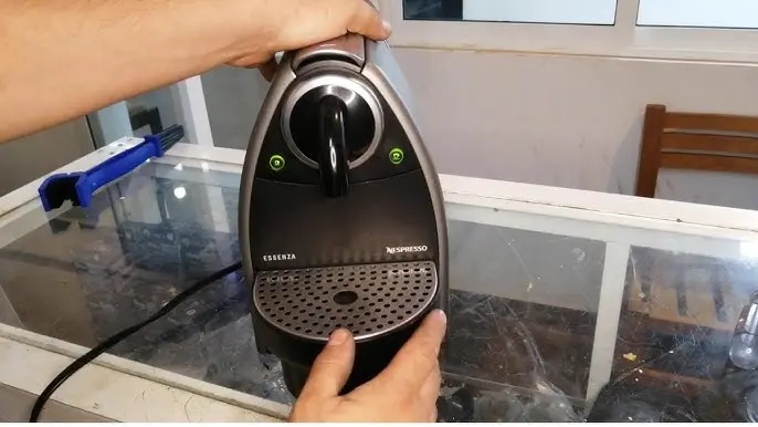 la cafetera nespresso echa poco cafe - Cómo sacar el aire de una Nespresso