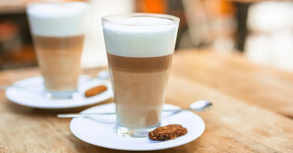cafe con leche vs flat white - Cómo se llama el café que es más leche que café