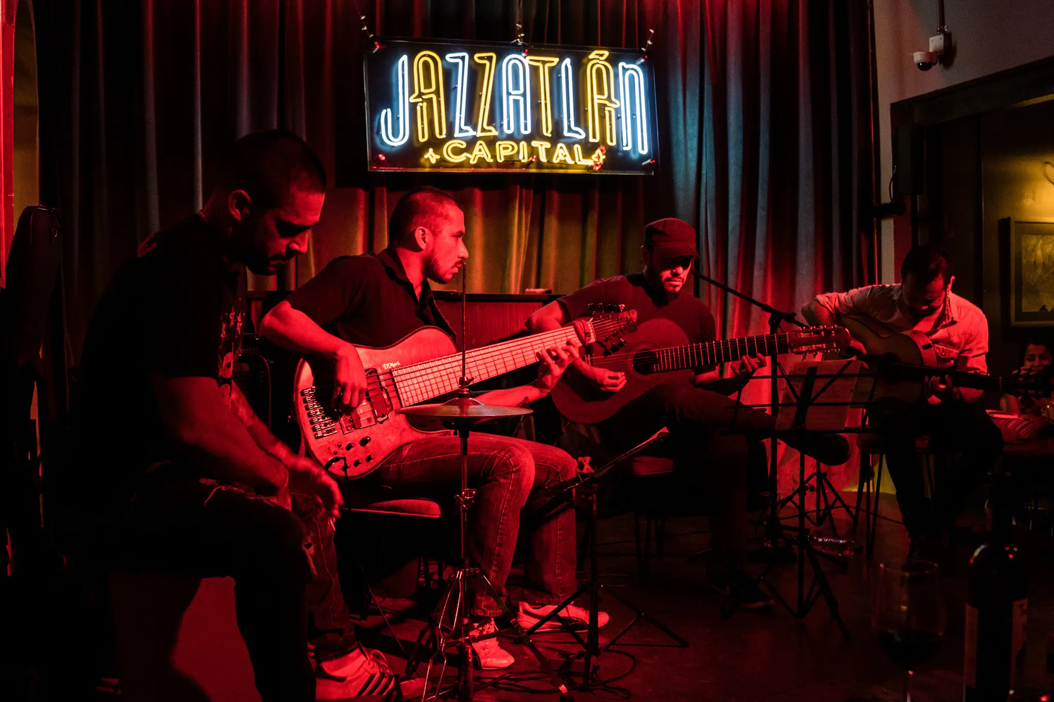 cafe jazz madrid - Cómo se llaman los lugares donde tocan jazz