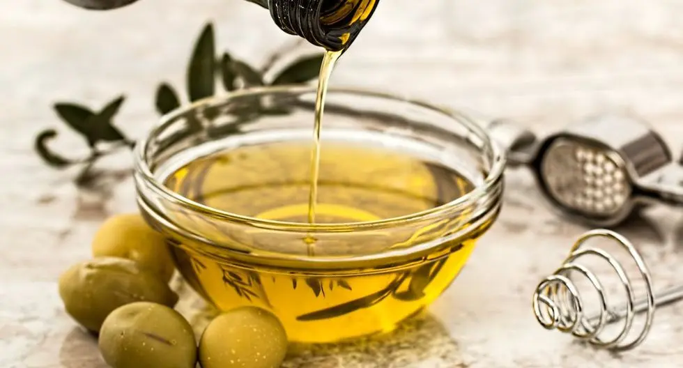 aceite de oliva y cafe para la cara - Cómo se prepara el aceite de oliva para las arrugas