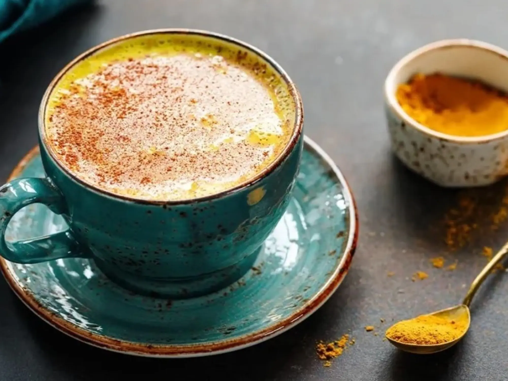 Beneficios de tomar café con cúrcuma - Cuándo es mejor tomar la cúrcuma por la mañana o por la noche beneficios de tomar cafe con curcuma - Cuándo es mejor tomar la cúrcuma por la mañana o por la noche