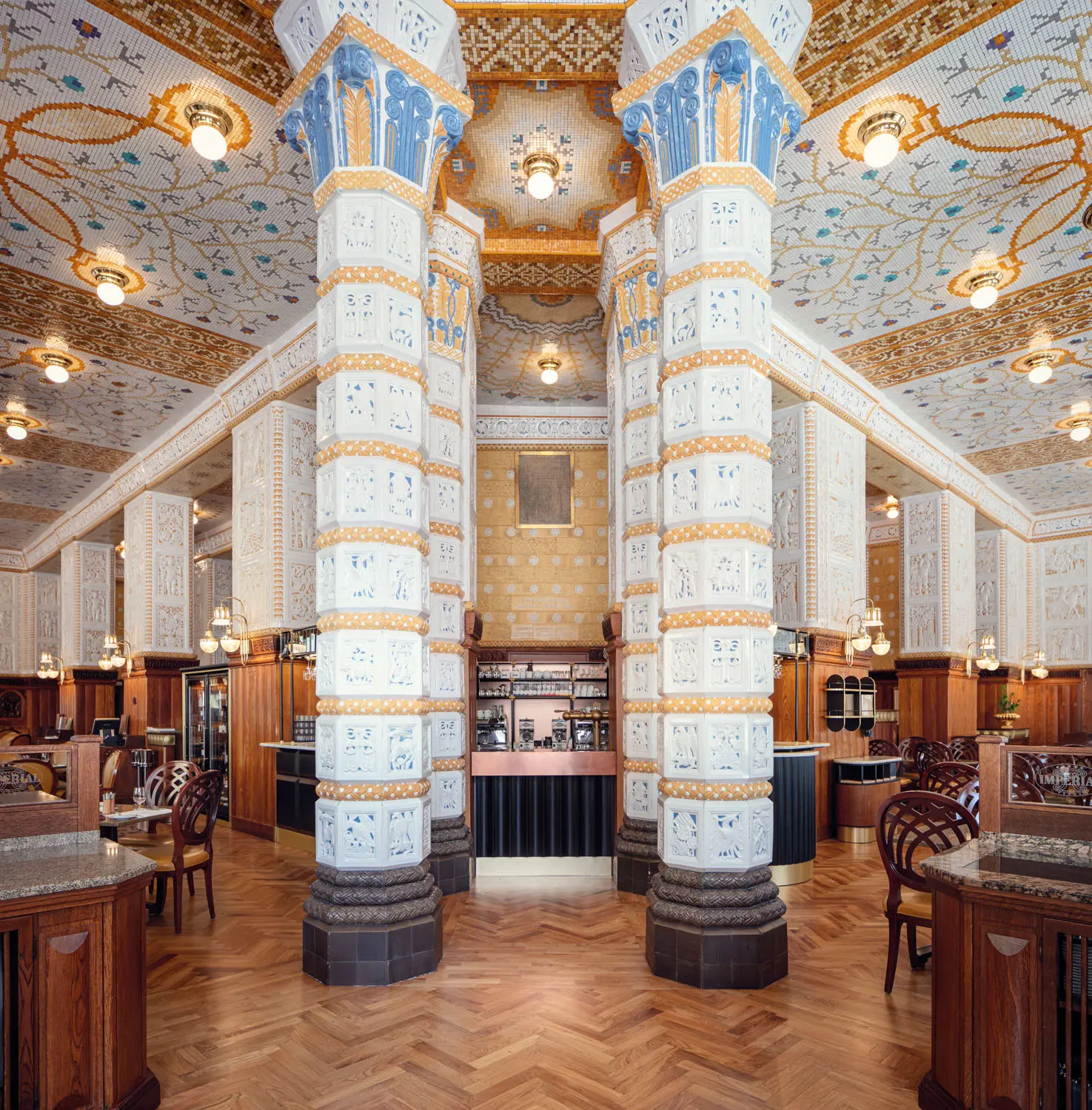 café imperial praga república checa - Cuánto cuesta una botella de agua en Praga