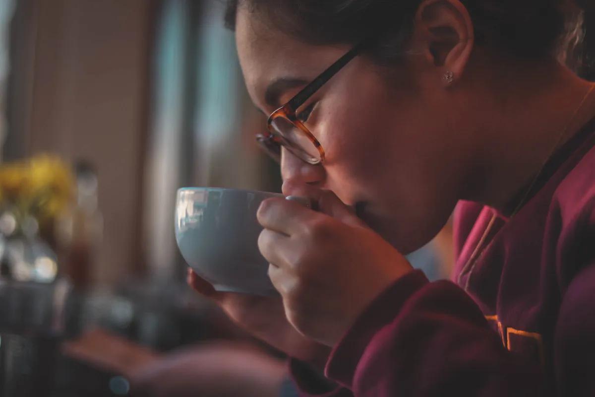 ¿Es seguro calentar el café en el microondas? - Cuántos minutos se le da al café en el microondas cafe en el microondas - Cuántos minutos se le da al café en el microondas