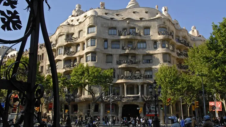 el cafe de la pedrera - Dónde está ubicada la Pedrera