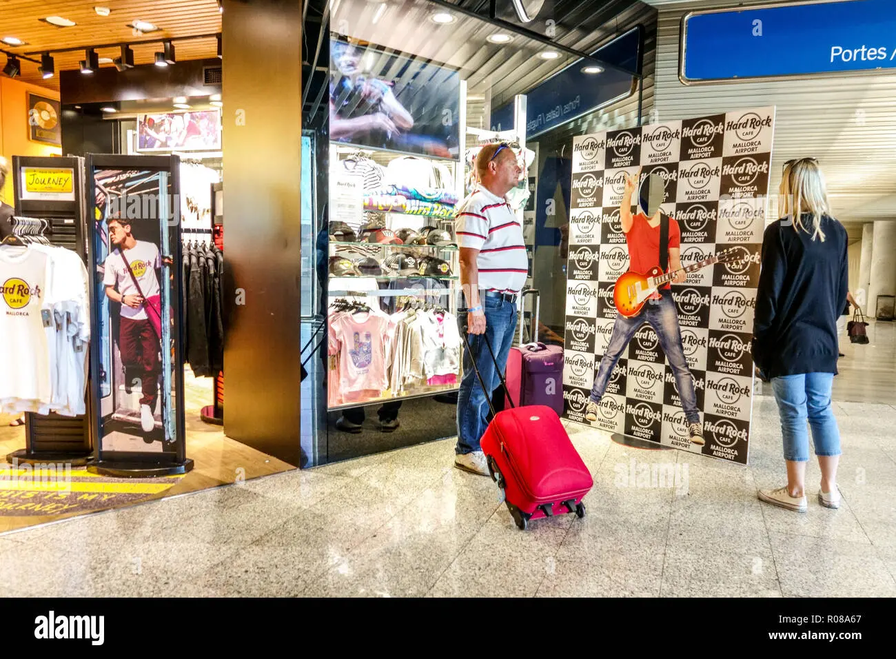 hard rock cafe mallorca airport - How many terminals does Palma airport have