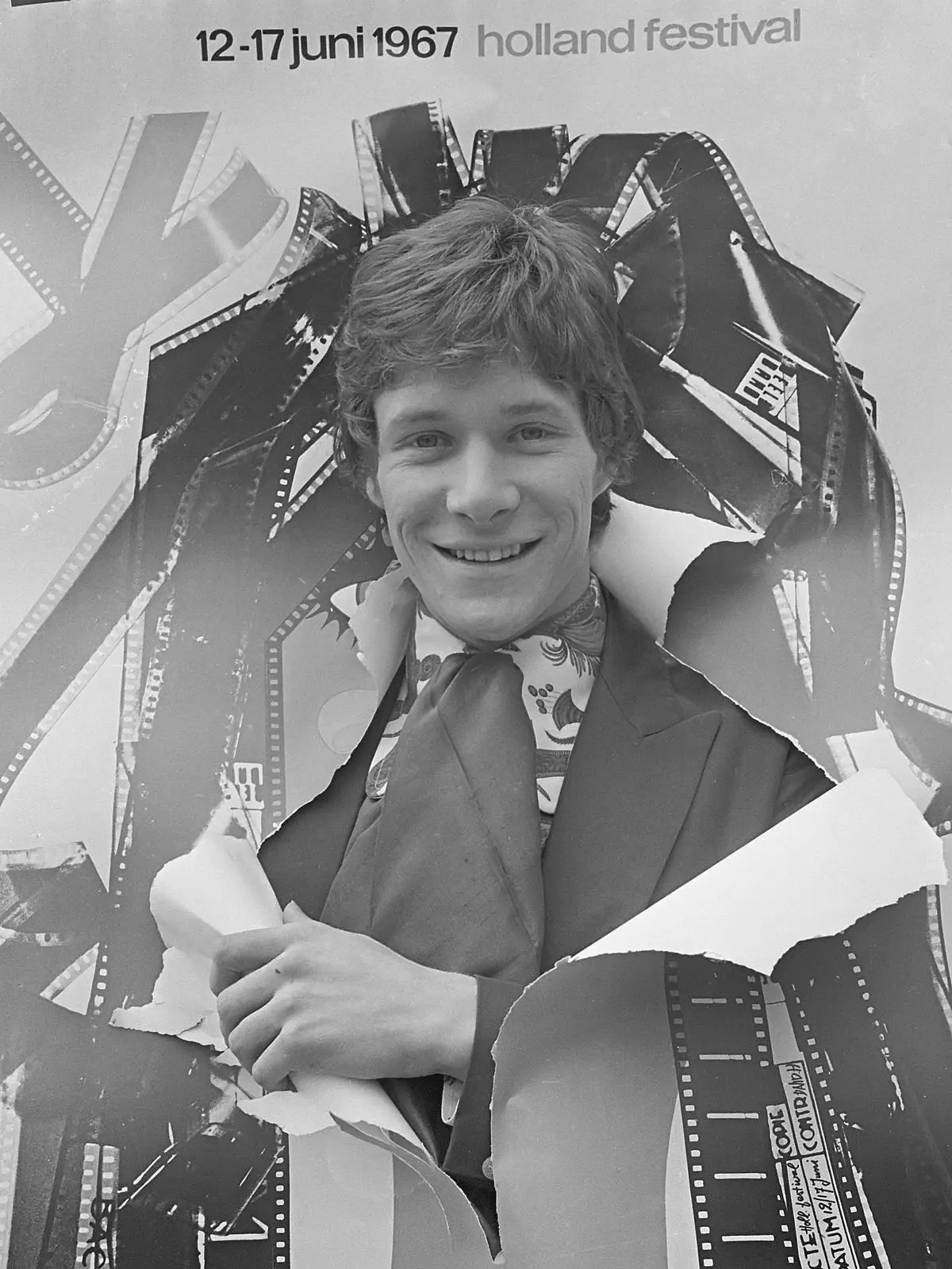 sad cafe lead singer - How old is Paul Jones the singer