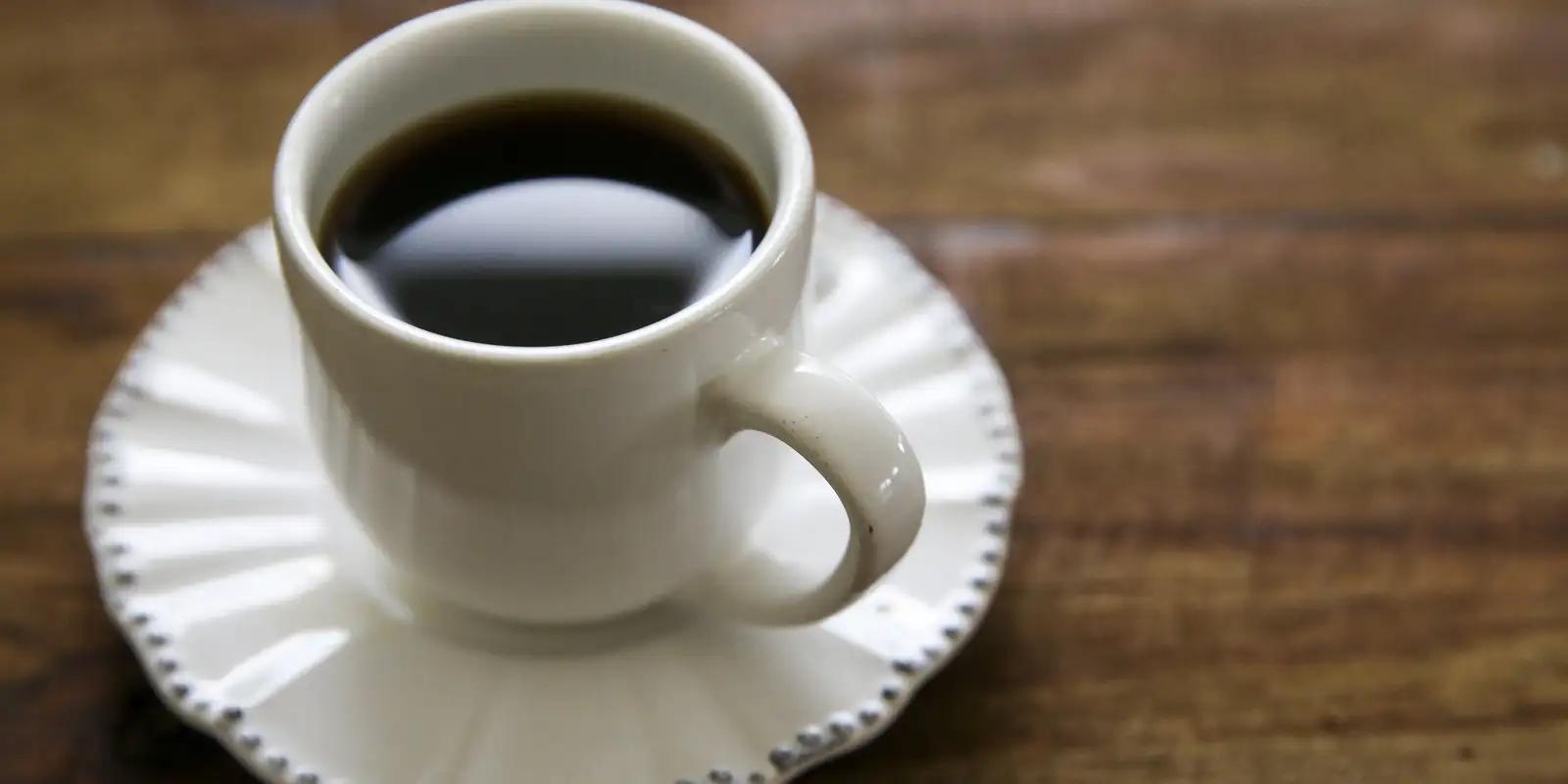 café aumenta a pressão - O que é bom para baixar a pressão arterial rapidamente