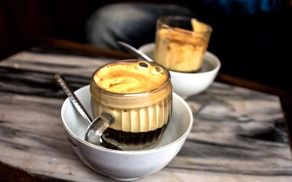 El café aux oeufs: una experiencia única para los amantes del café - Pourquoi mettre un jaune d'œuf dans le café café aux oeufs - Pourquoi mettre un jaune d'œuf dans le café