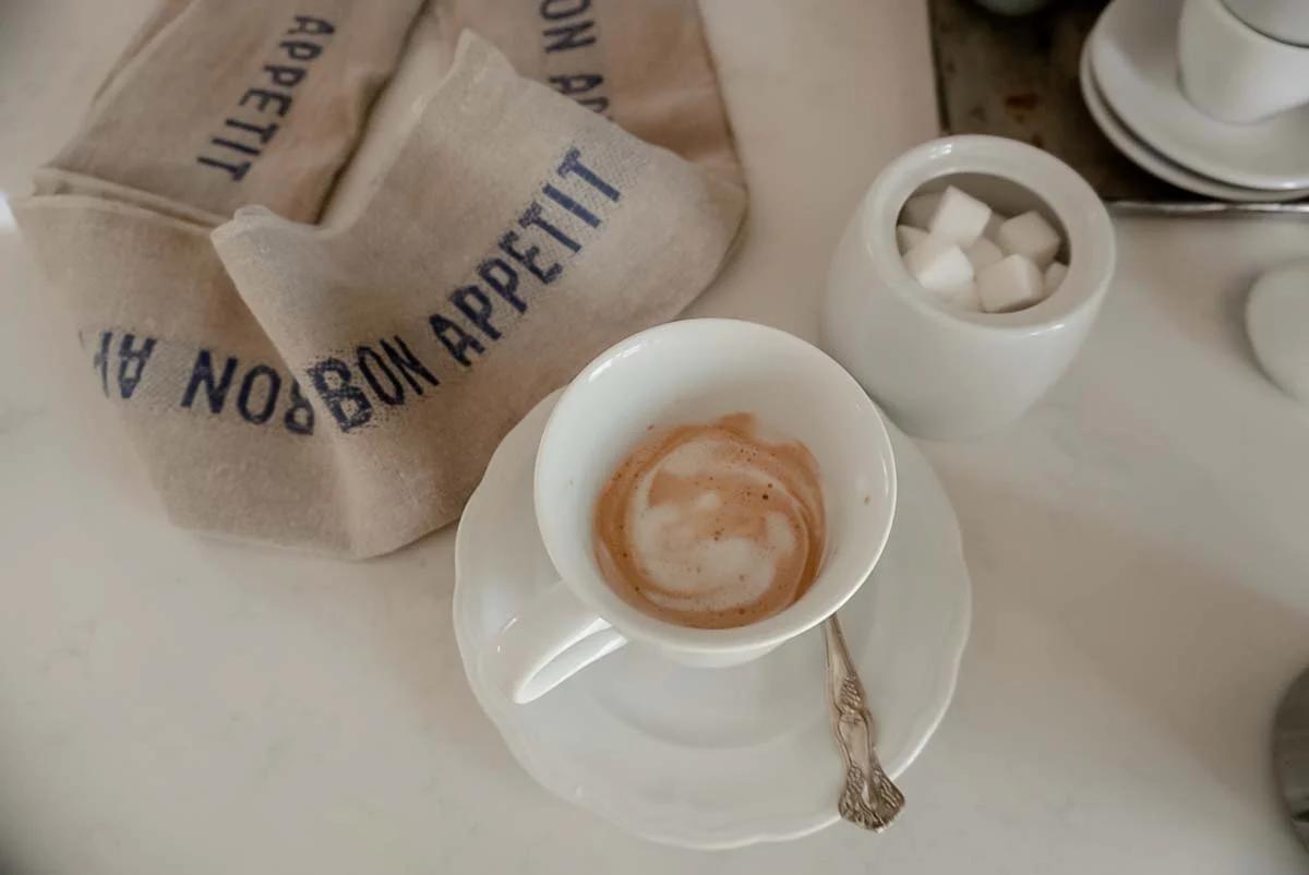 crème pour café - Qu'est-ce qu'un réhausseur de café