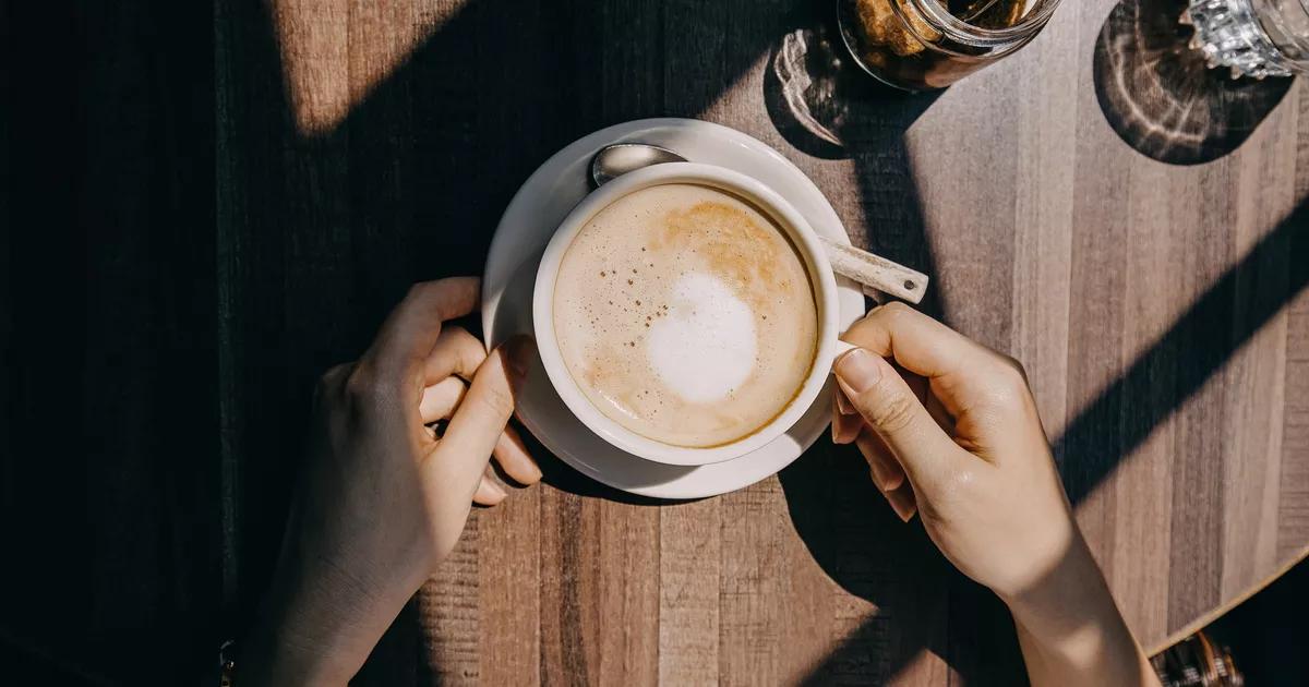 ¿Cuánto tiempo antes de dormir se debe dejar de tomar café? - Quand Est-il trop tard pour boire son café café combien de temps avant de dormir - Quand Est-il trop tard pour boire son café