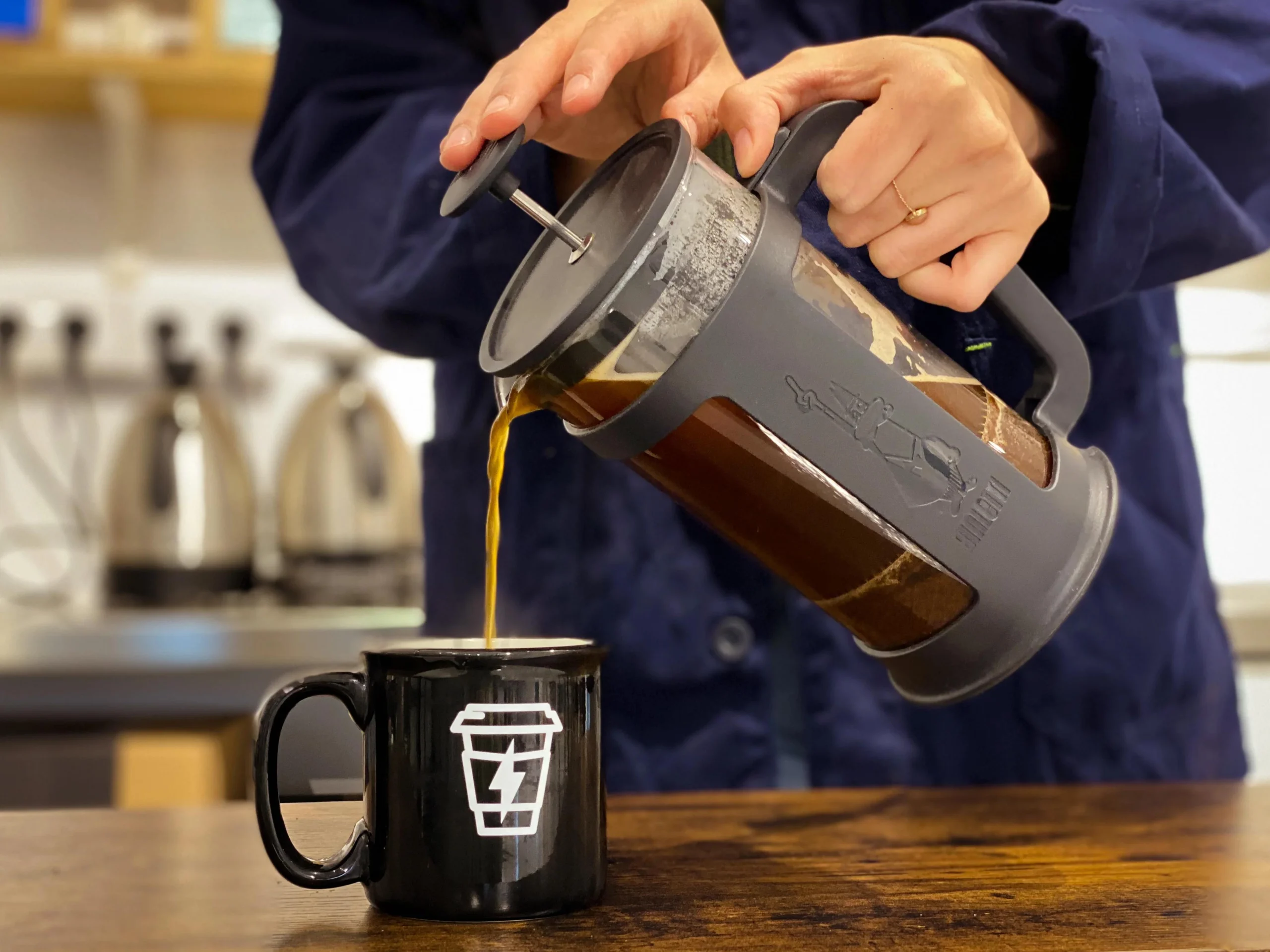 hacer cafe cafetera embolo - Qué es embolo en cafetera