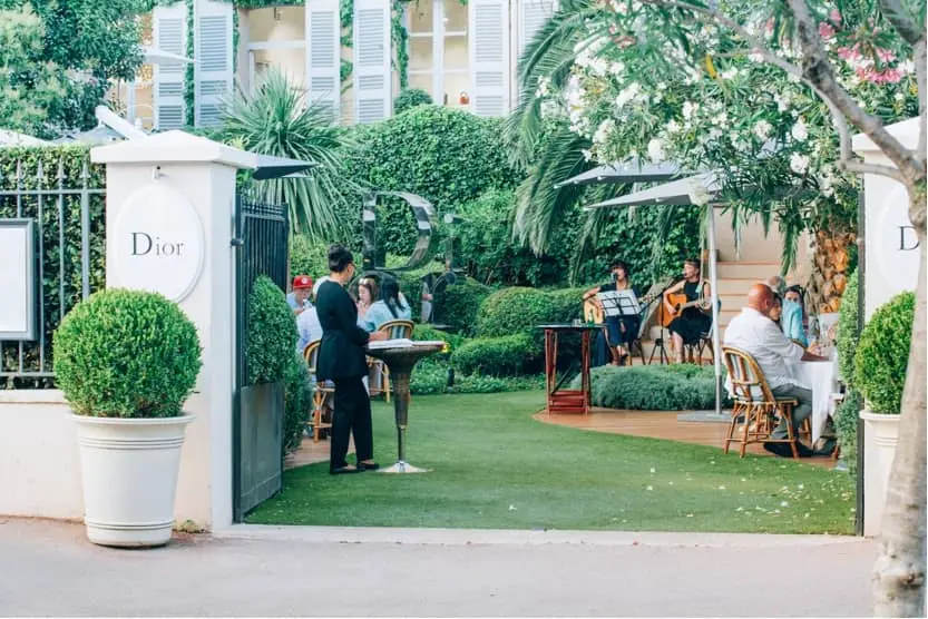 El café Dior Des Lices: una experiencia única para los amantes del café - Qué es lo que vende la marca Dior dior café des lices - Qué es lo que vende la marca Dior