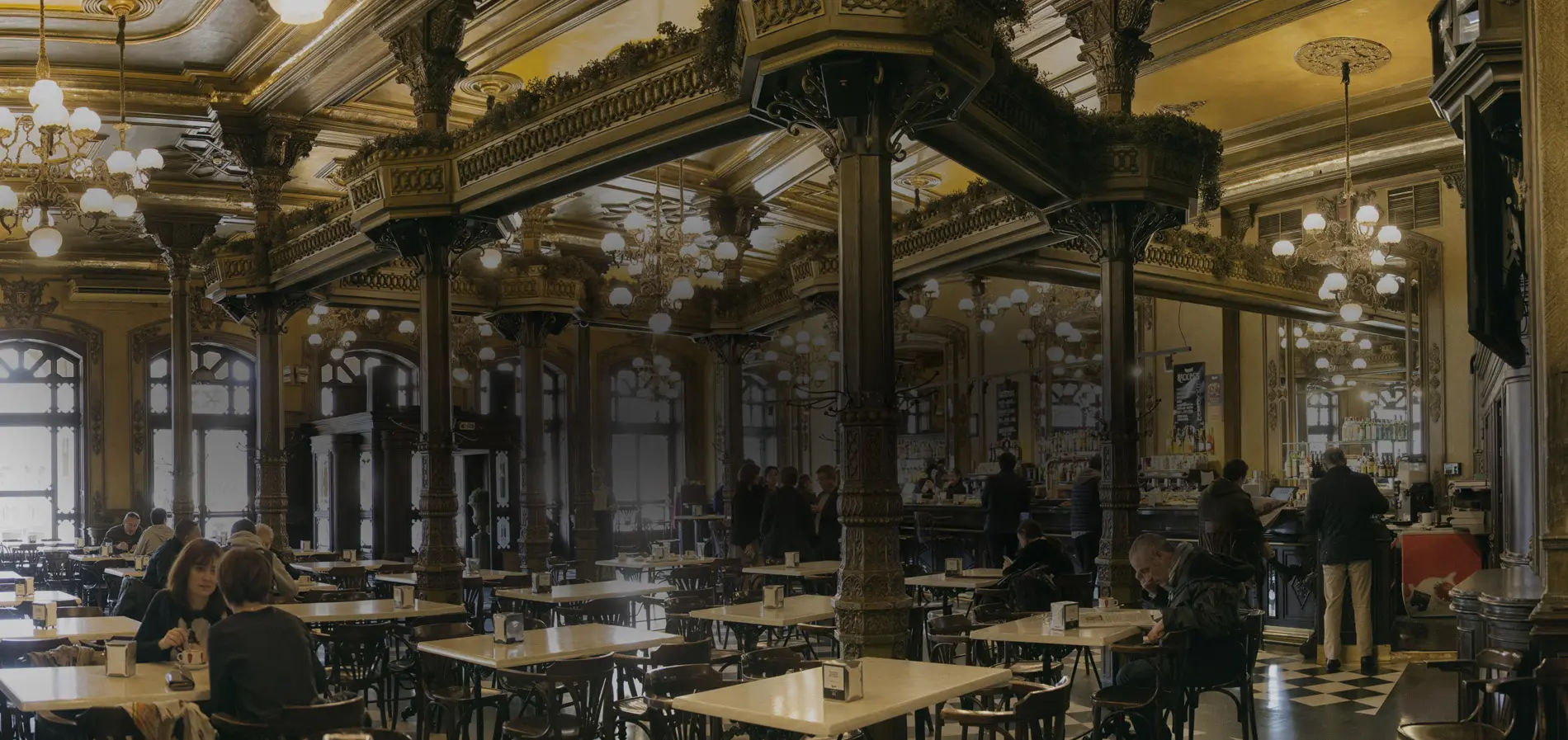 Historia del Café Iruña en Pamplona - Qué significa la palabra Iruña cafe iruña pamplona historia - Qué significa la palabra Iruña