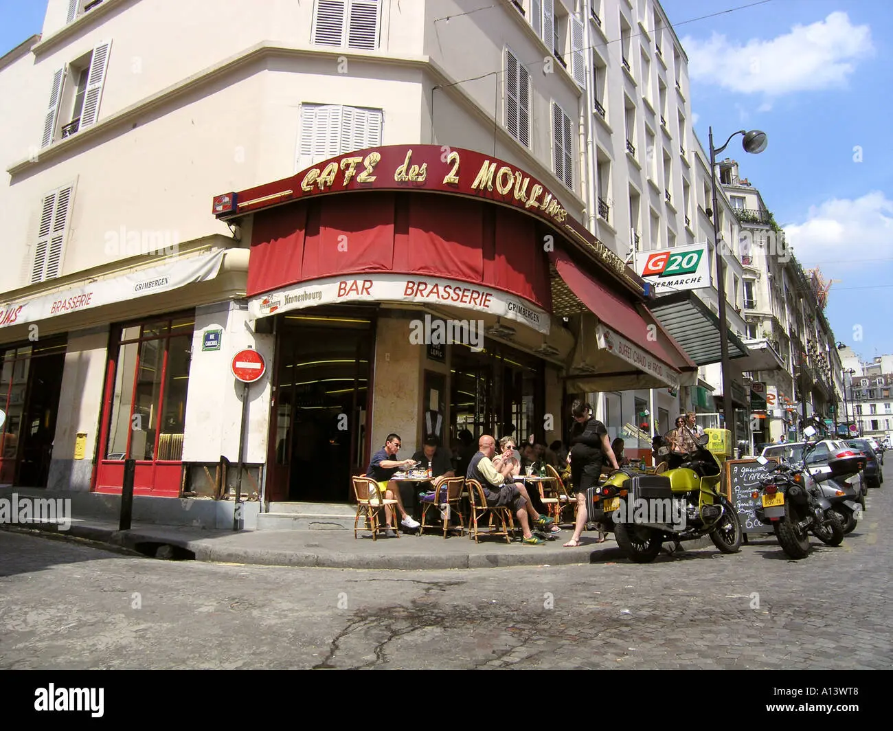 Café donde se grabó Amelie - Qué ver en París Si te gusta el cine café donde se grabó amelie - Qué ver en París Si te gusta el cine