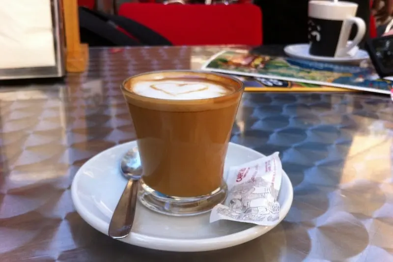 Cafe Cortado Vertaling: Una deliciosa combinación de café y leche caliente - Wat is een normale koffie in Spanje cafe cortado vertaling - Wat is een normale koffie in Spanje