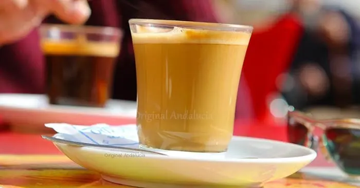 Cafe Cortado Vertaling: Una deliciosa combinación de café y leche caliente - Wat is het verschil tussen cortado en flat white cafe cortado vertaling - Wat is het verschil tussen cortado en flat white
