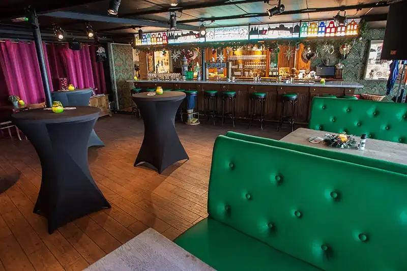 Café Karpershoek: El café más antiguo de Amsterdam - Wat kost het om een feest te geven in een kroeg café huren voor feestje amsterdam - Wat kost het om een feest te geven in een kroeg